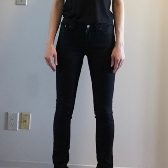 Nudie Jeans Co - Picture 5 of 9